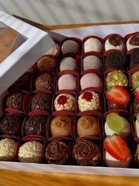 Caixa de doces gourmet sortidos
